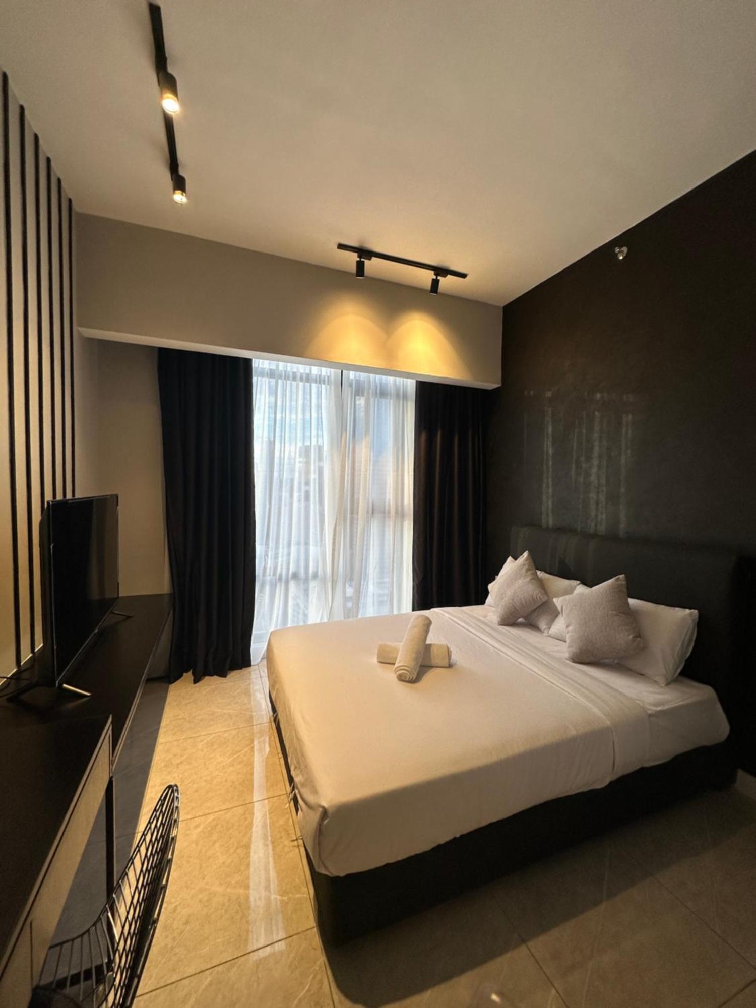 Pangsapuri Maxx Royal Suites At Axon *