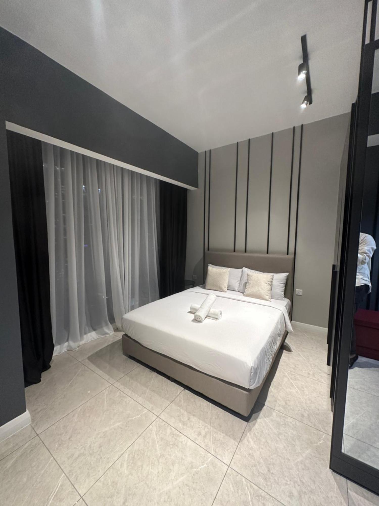 Apartment Maxx Royal Suites At Axon *