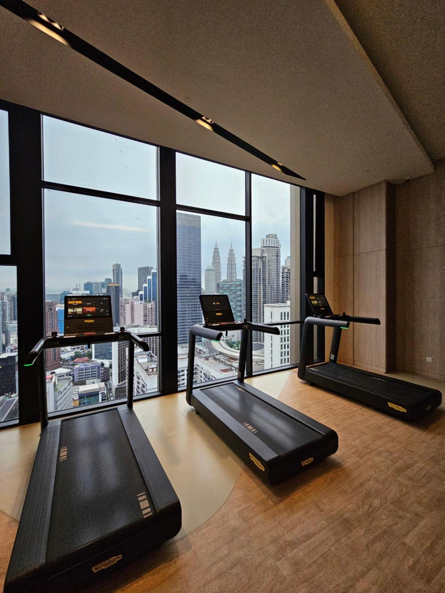 Pangsapuri Maxx Royal Suites At Axon *