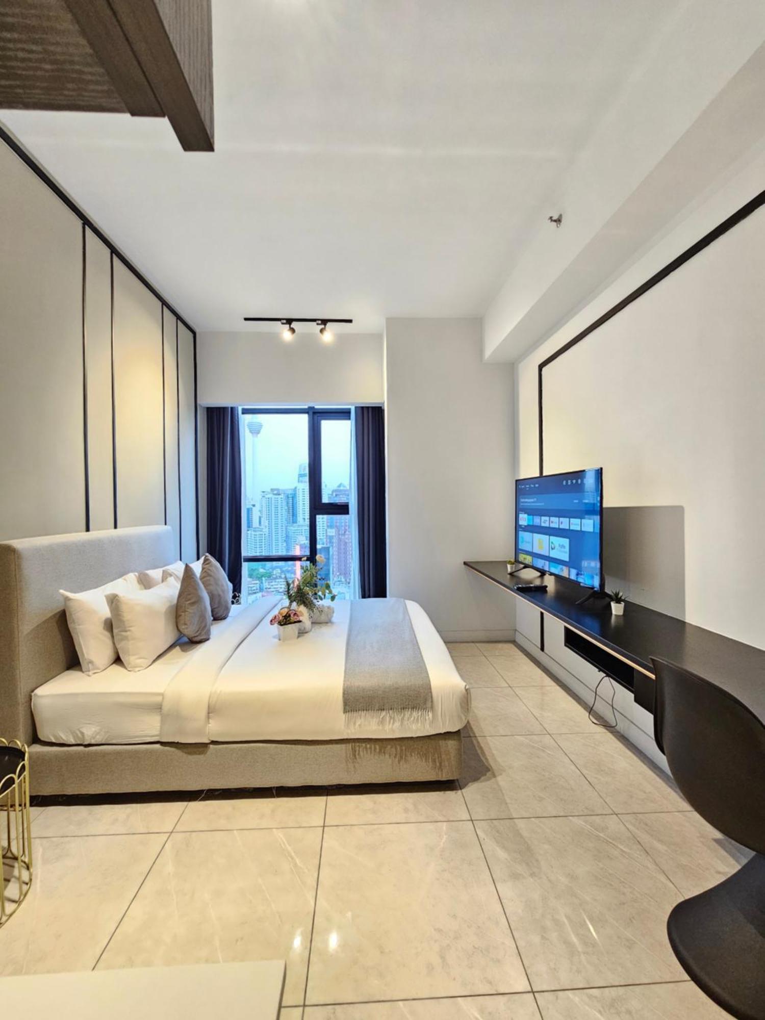 Maxx Royal Suites At Axon *